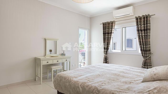 Image No.37-5 Bed Villa for sale