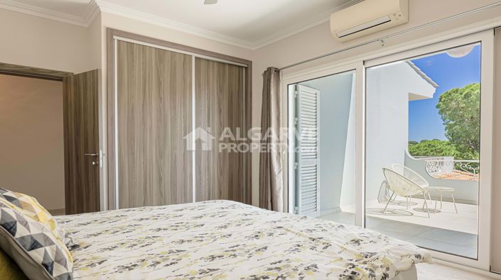 Image No.42-5 Bed Villa for sale