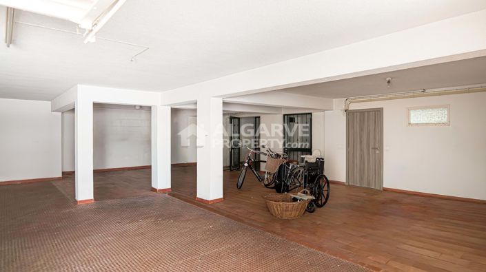 Image No.56-5 Bed Villa for sale