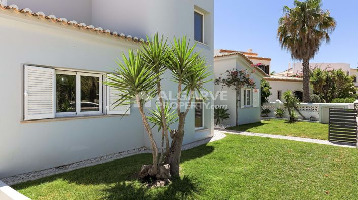 Image No.60-5 Bed Villa for sale
