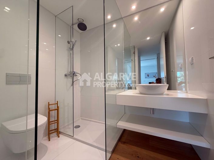 Image No.18-2 Bed Apartment for sale
