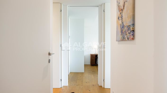 Image No.22-2 Bed Apartment for sale
