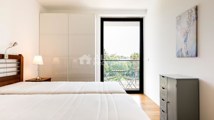 Image No.25-2 Bed Apartment for sale