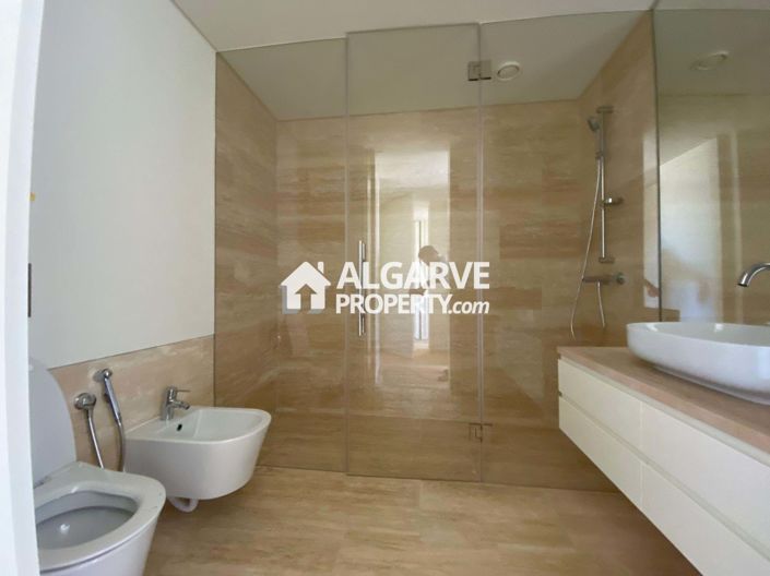 Image No.22-2 Bed Apartment for sale