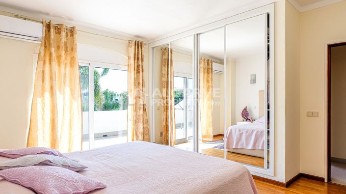 Image No.29-6 Bed Villa for sale