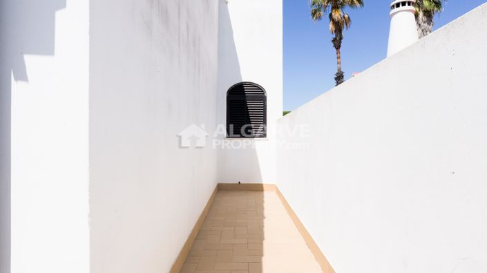 Image No.53-6 Bed Villa for sale