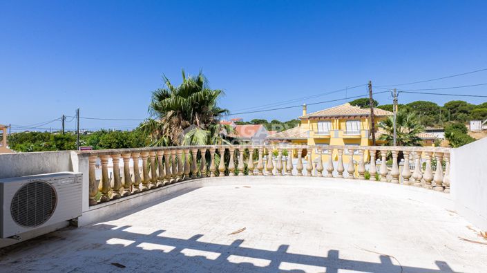 Image No.54-6 Bed Villa for sale