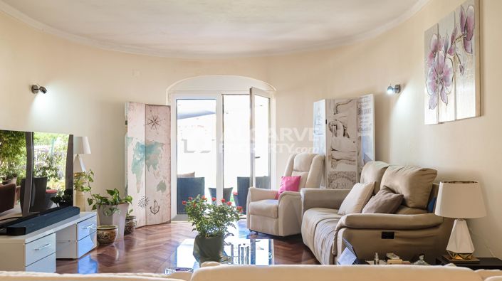 Image No.8-6 Bed Villa for sale