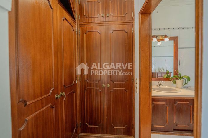 Image No.11-3 Bed Villa for sale