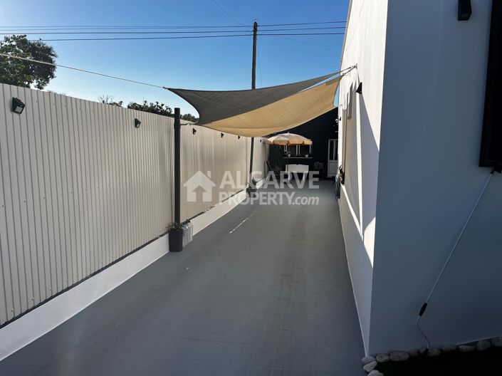 Image No.24-3 Bed Villa for sale