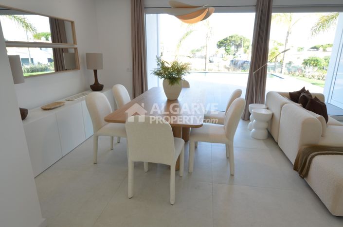 Image No.14-3 Bed Villa for sale