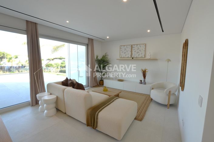 Image No.17-3 Bed Villa for sale