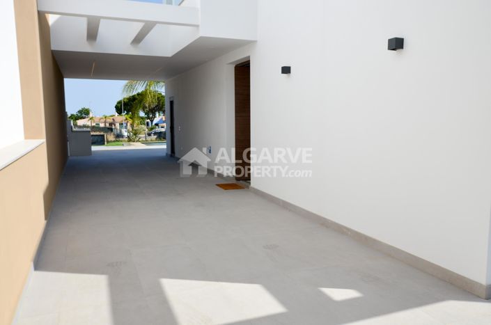 Image No.7-3 Bed Villa for sale