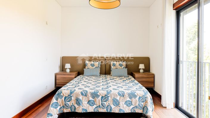 Image No.25-2 Bed Apartment for sale