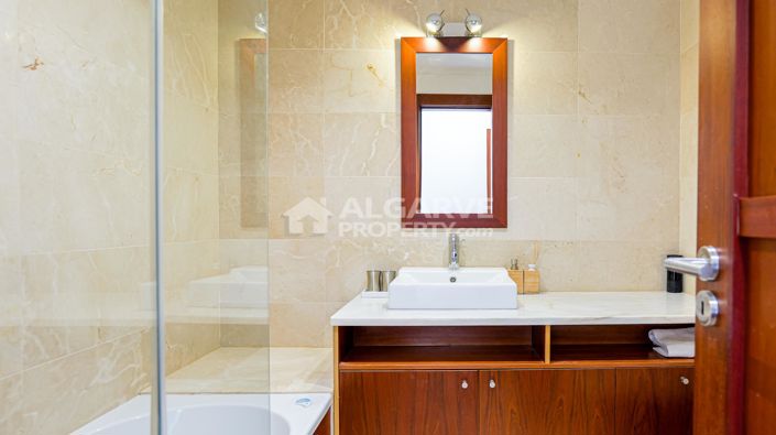Image No.28-2 Bed Apartment for sale