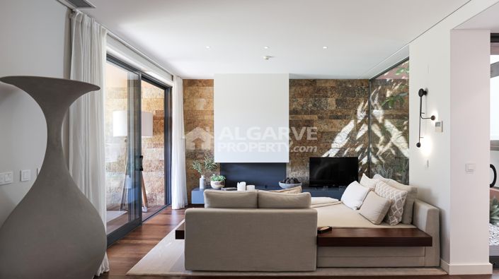 Image No.10-5 Bed Villa for sale