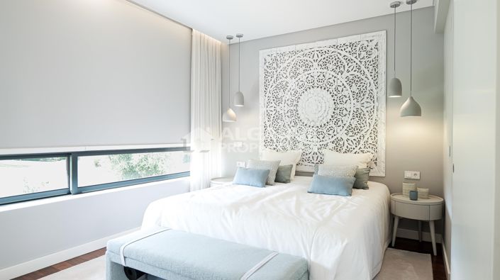 Image No.2-5 Bed Villa for sale