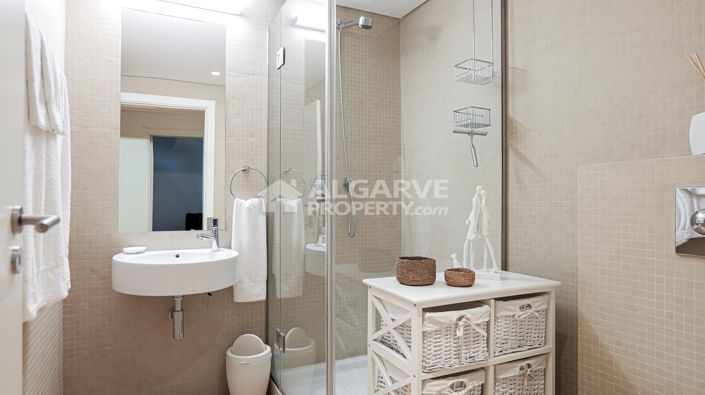 Image No.25-5 Bed Villa for sale
