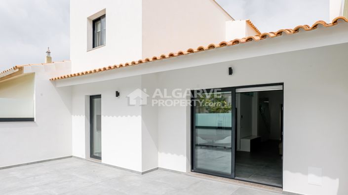 Image No.20-3 Bed Villa for sale