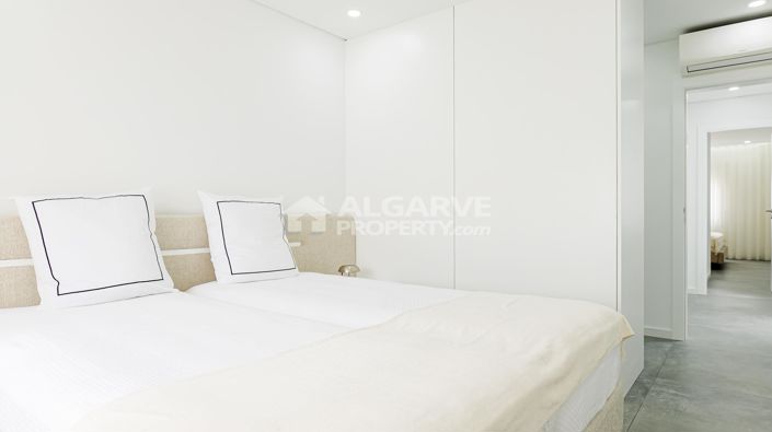 Image No.21-3 Bed Villa for sale