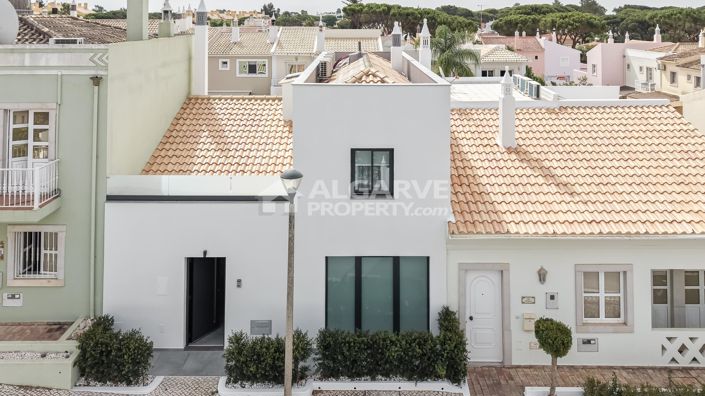 Image No.23-3 Bed Villa for sale