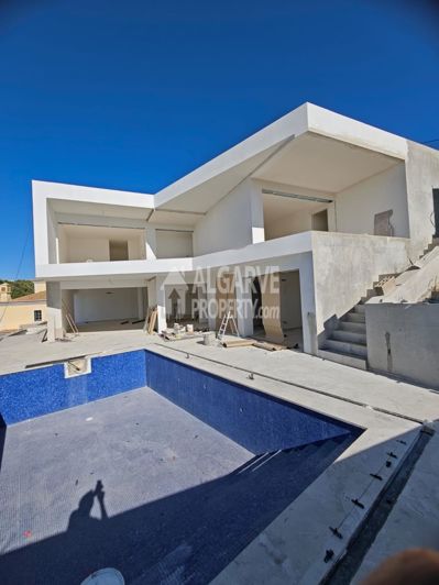 Image No.10-5 Bed Villa for sale