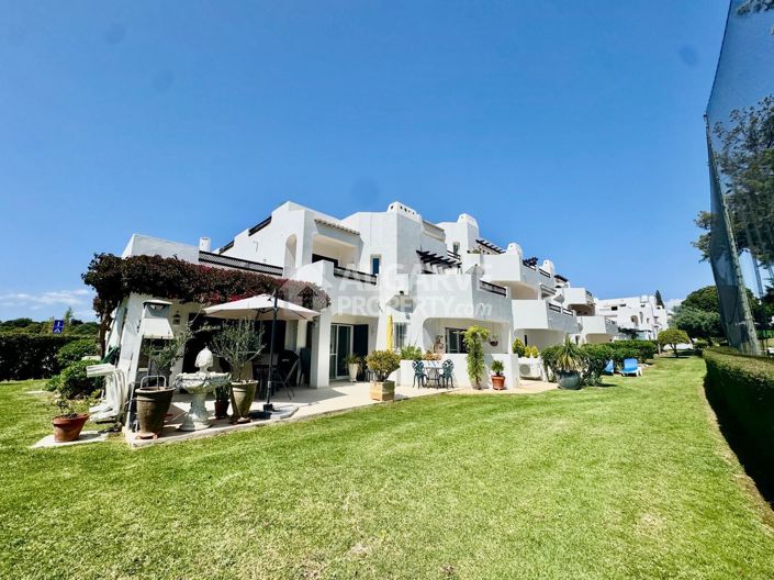 Image No.45-3 Bed Apartment for sale