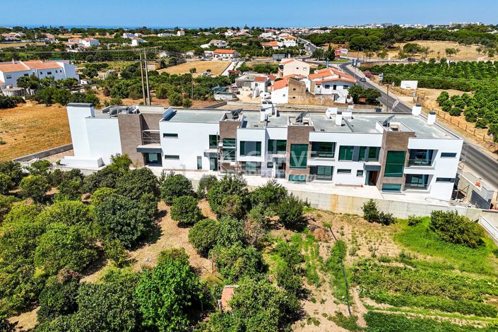 Image No.17-3 Bed Villa for sale