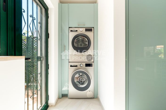 Image No.16-3 Bed Townhouse for sale