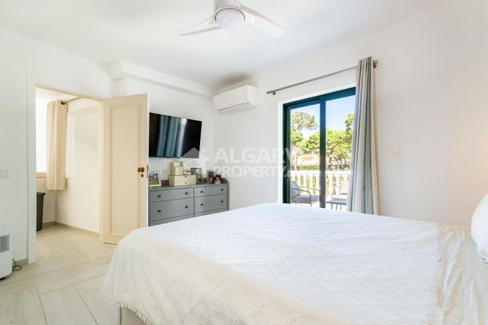Image No.21-3 Bed Townhouse for sale