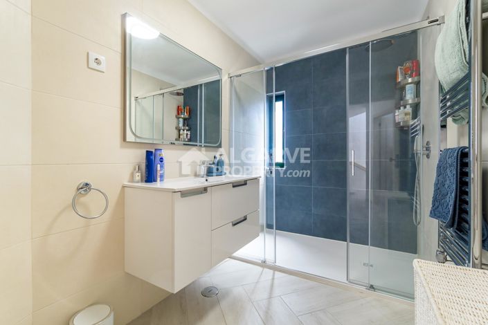 Image No.24-3 Bed Townhouse for sale