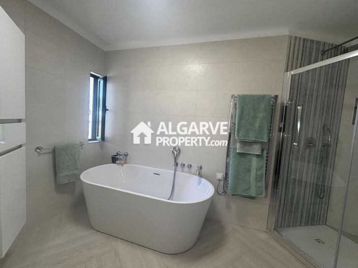 Image No.34-3 Bed Townhouse for sale