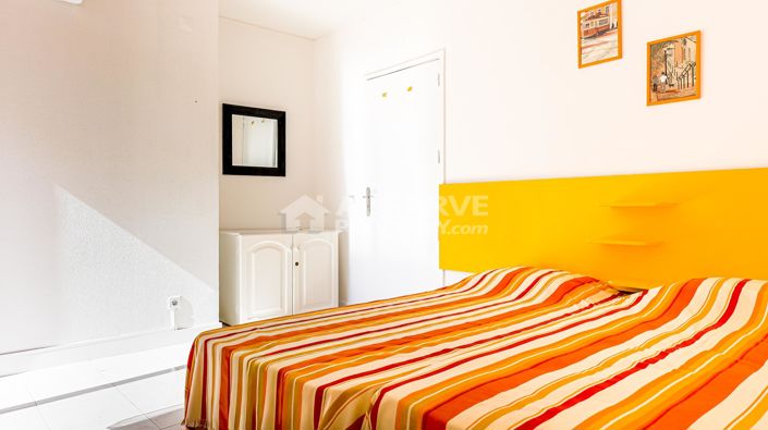Image No.17-3 Bed Townhouse for sale