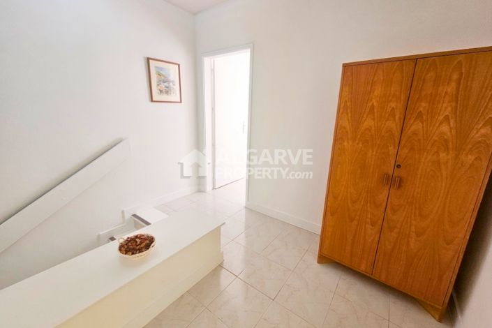 Image No.19-3 Bed Townhouse for sale