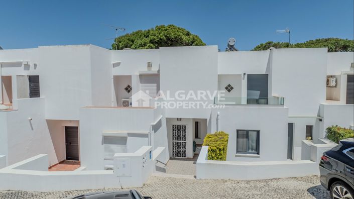 Image No.35-3 Bed Townhouse for sale