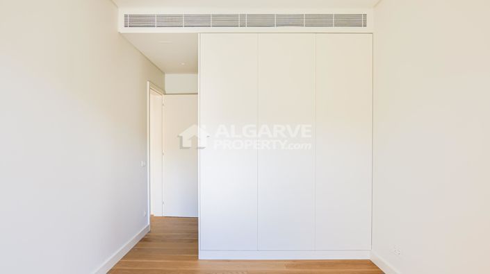 Image No.24-2 Bed Apartment for sale