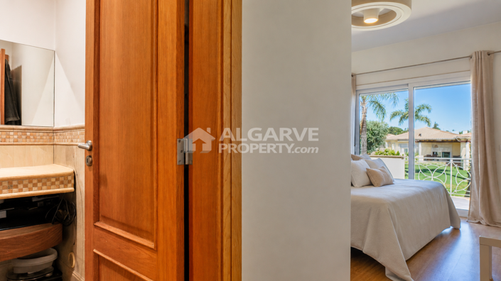 Image No.18-4 Bed Villa for sale