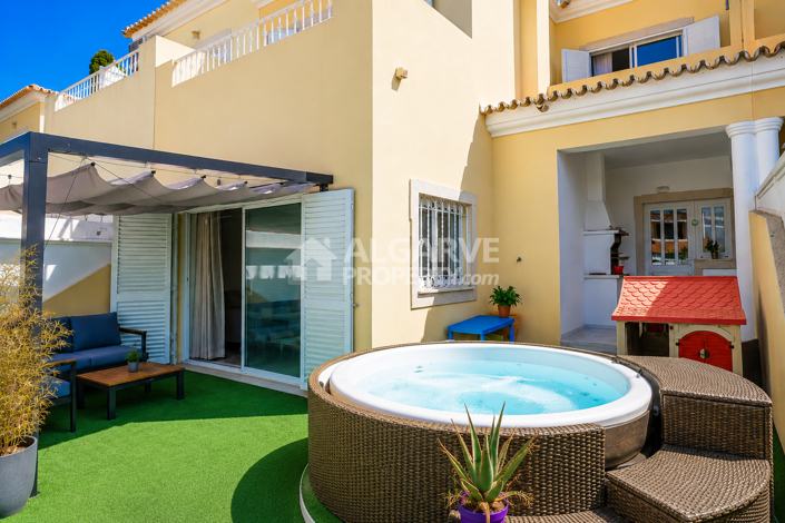 Image No.2-4 Bed Townhouse for sale
