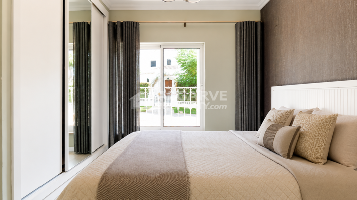 Image No.21-4 Bed Townhouse for sale
