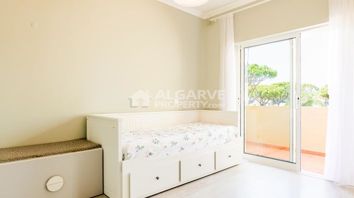Image No.26-4 Bed Townhouse for sale
