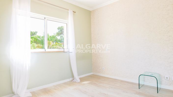 Image No.28-4 Bed Townhouse for sale