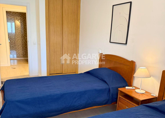 Image No.24-3 Bed Apartment for sale