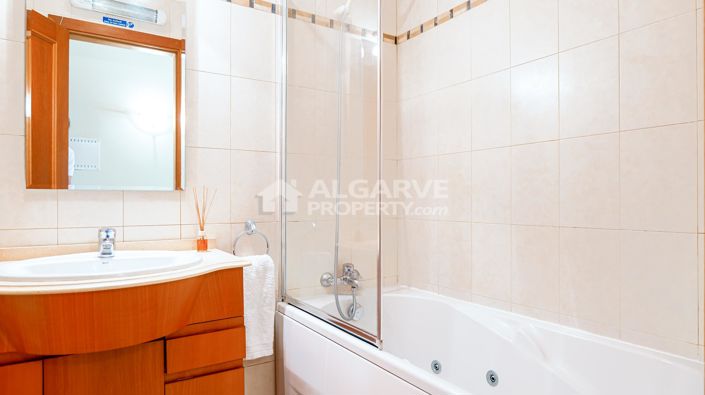 Image No.24-2 Bed Apartment for sale