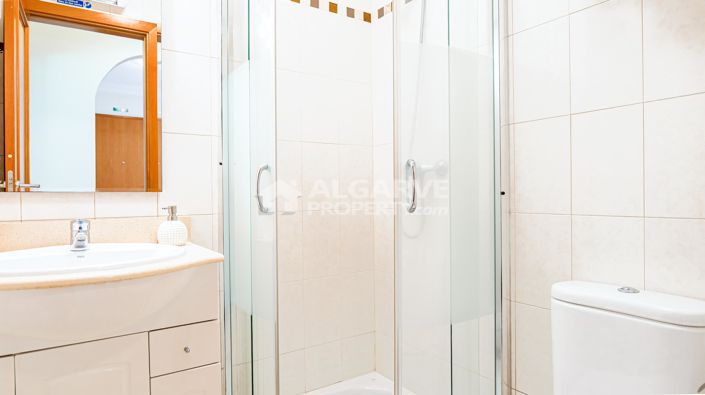 Image No.28-2 Bed Apartment for sale