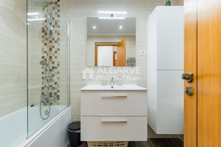 Image No.25-2 Bed Apartment for sale