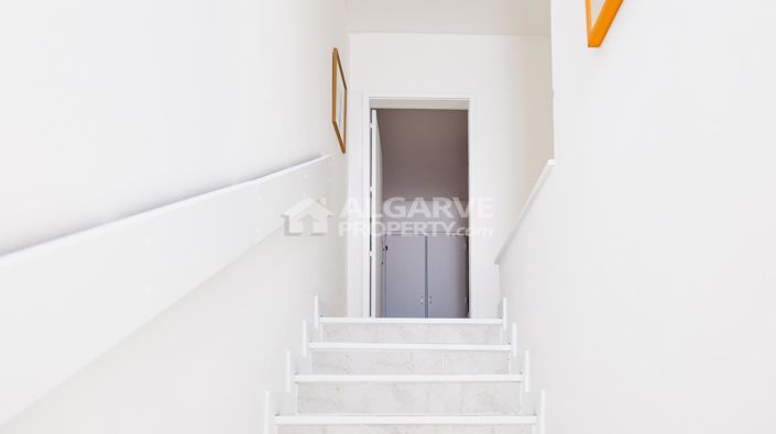 Image No.21-3 Bed Townhouse for sale