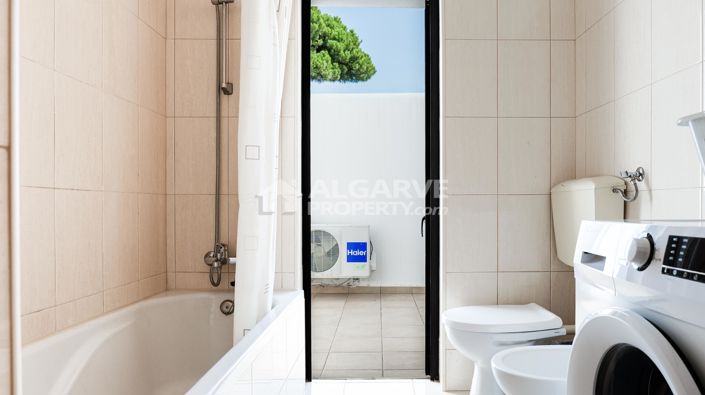 Image No.41-3 Bed Townhouse for sale