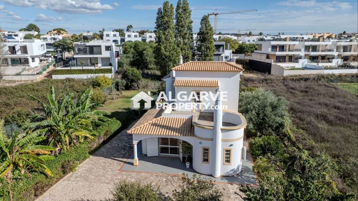 Image No.26-8 Bed Villa for sale