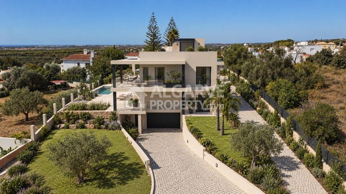 Image No.4-5 Bed Property for sale