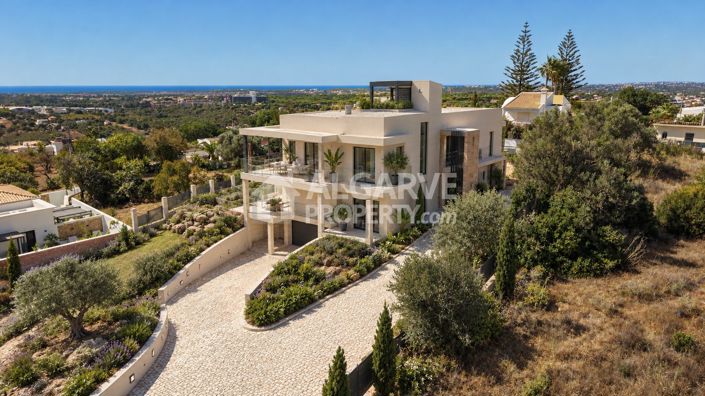 Image No.6-5 Bed Property for sale